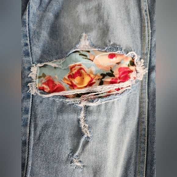 Tapered Ripped Floral Patch  Jeans - Picture 4 of 8